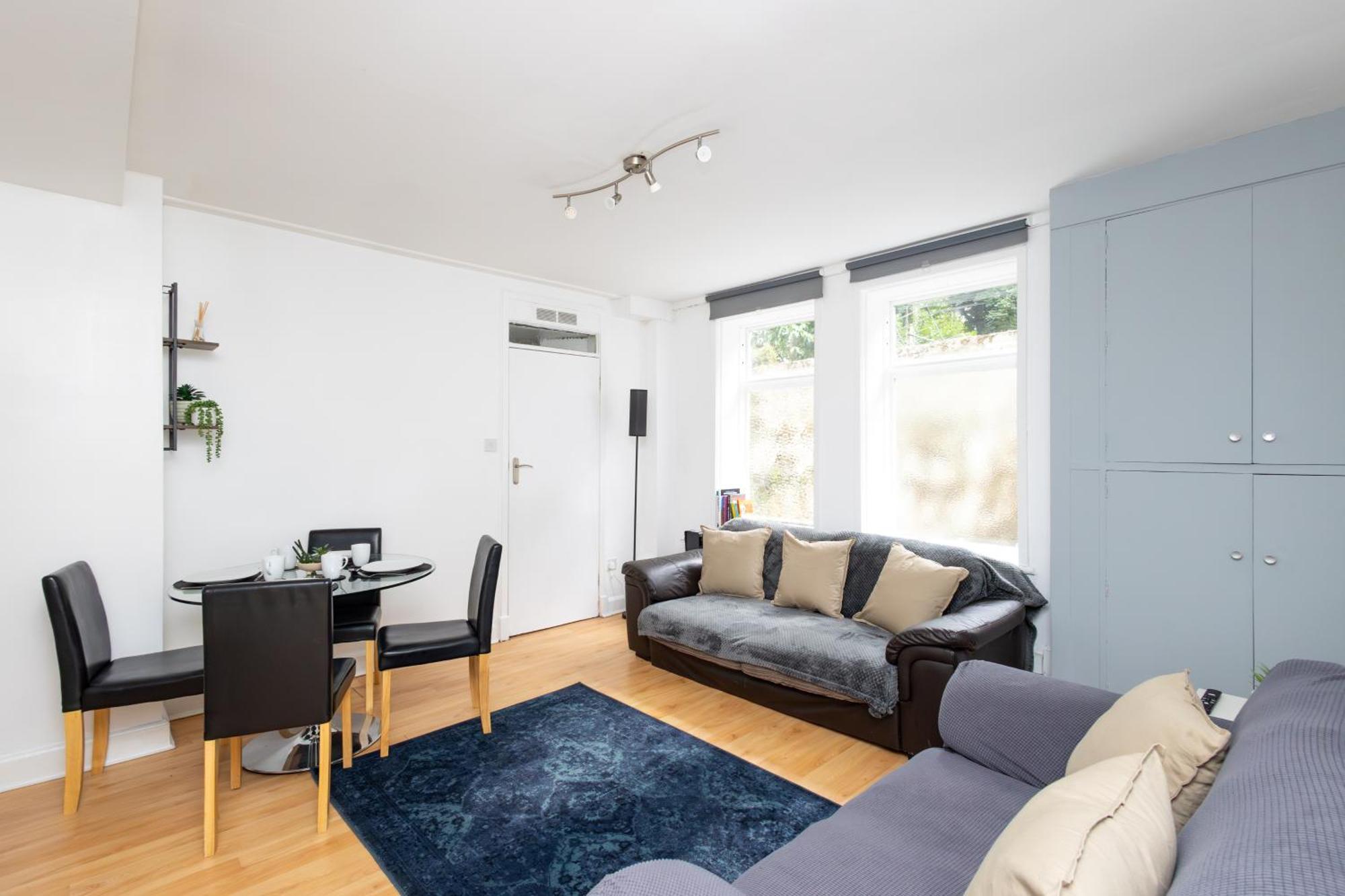 Spacious 3 Bedroom Ground Floor Apartment - 10 Mins From City Centre Лийдс Екстериор снимка